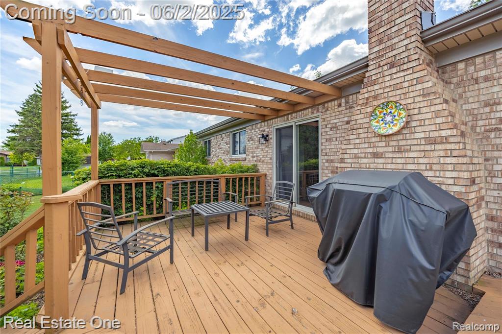 40252 Kraft Drive, Sterling Heights, MI 48310 — Photo 37