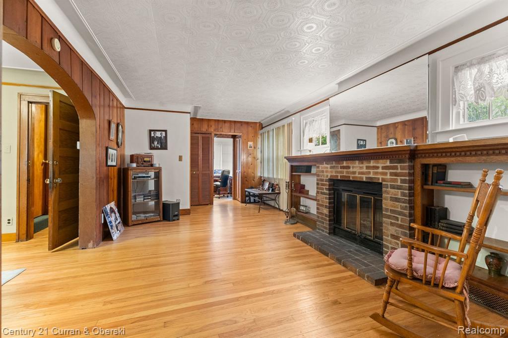 449 SPRUCE Street, Wyandotte, MI 48192 — Photo 4