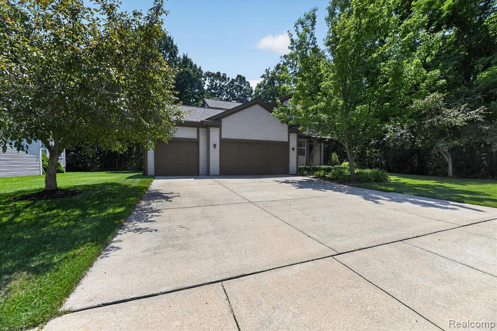 2445 Lorraina Lane, Hartland, MI 48353 — Photo 45