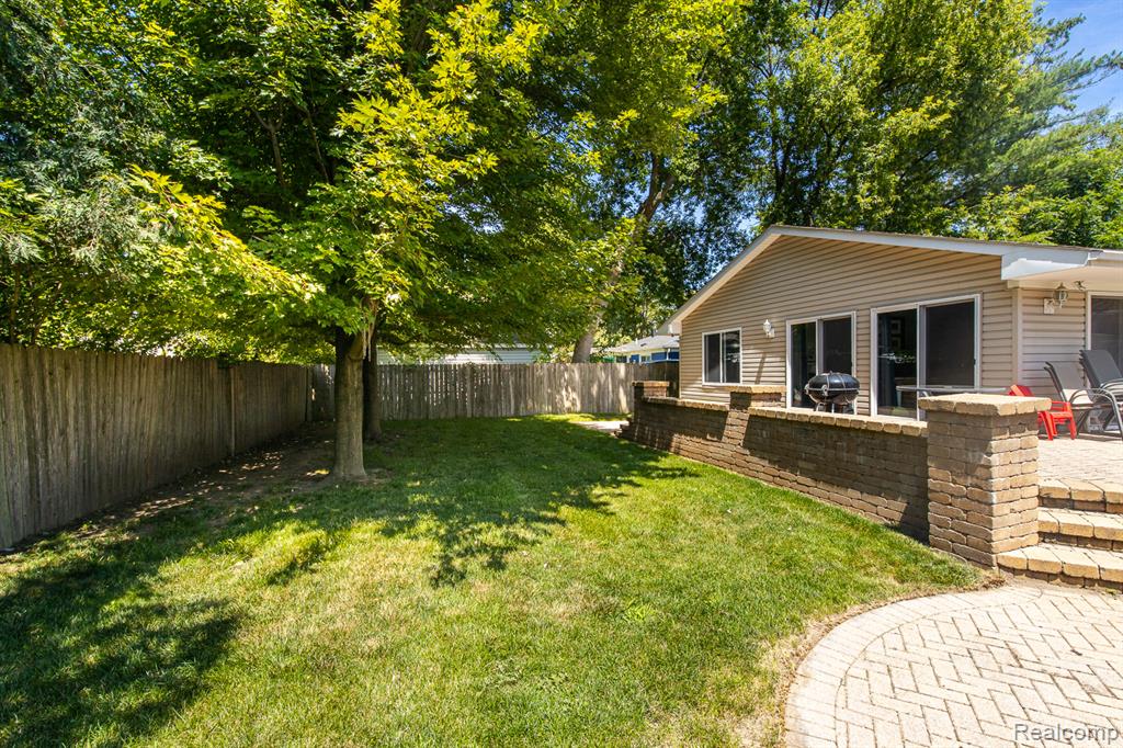 46555 Dequindre Road, Rochester Hills, MI 48307 — Photo 60