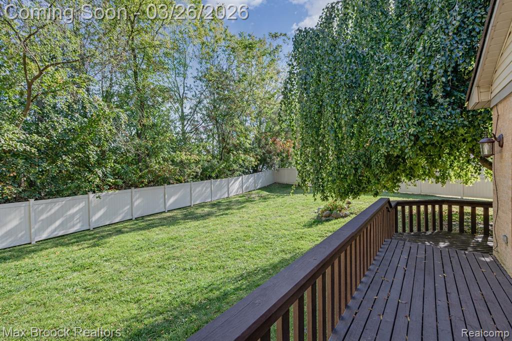 2261 Avondale Street, Sylvan Lake, MI 48320 — Photo 21