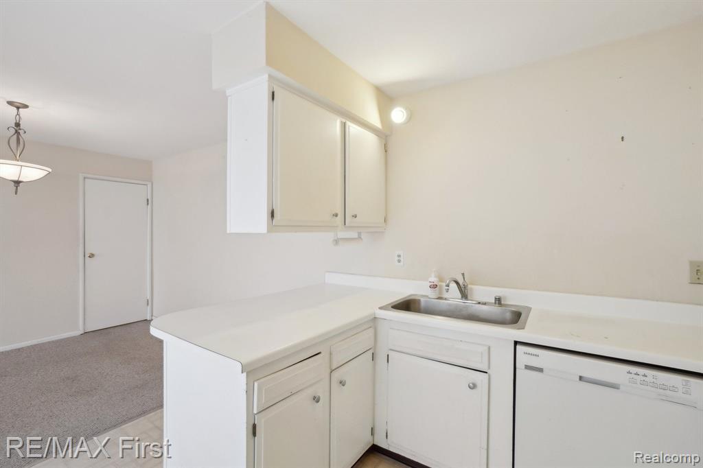 22768 RENFORD Street, Novi, MI — Photo 8