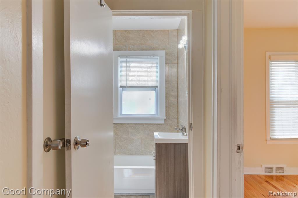 610 E Lewiston Avenue, Ferndale, MI 48220 — Photo 12