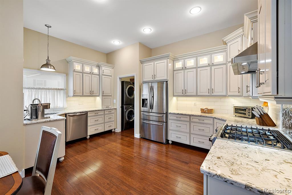 626 WOODSIDE Drive, 62, Milford, MI 48381 — Photo 14