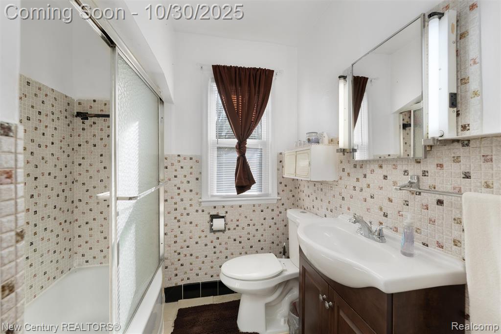 621 W Harwood Avenue, Madison Heights, MI 48071 — Photo 8