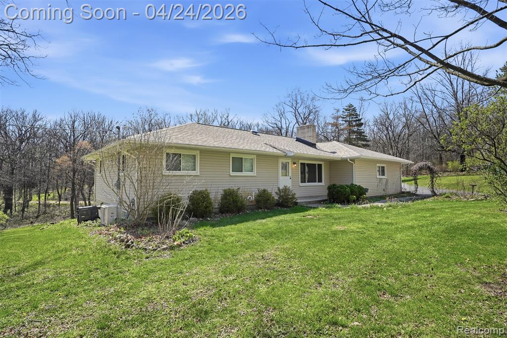 5074 Perryville Road, Holly, MI 48442 — Photo 4