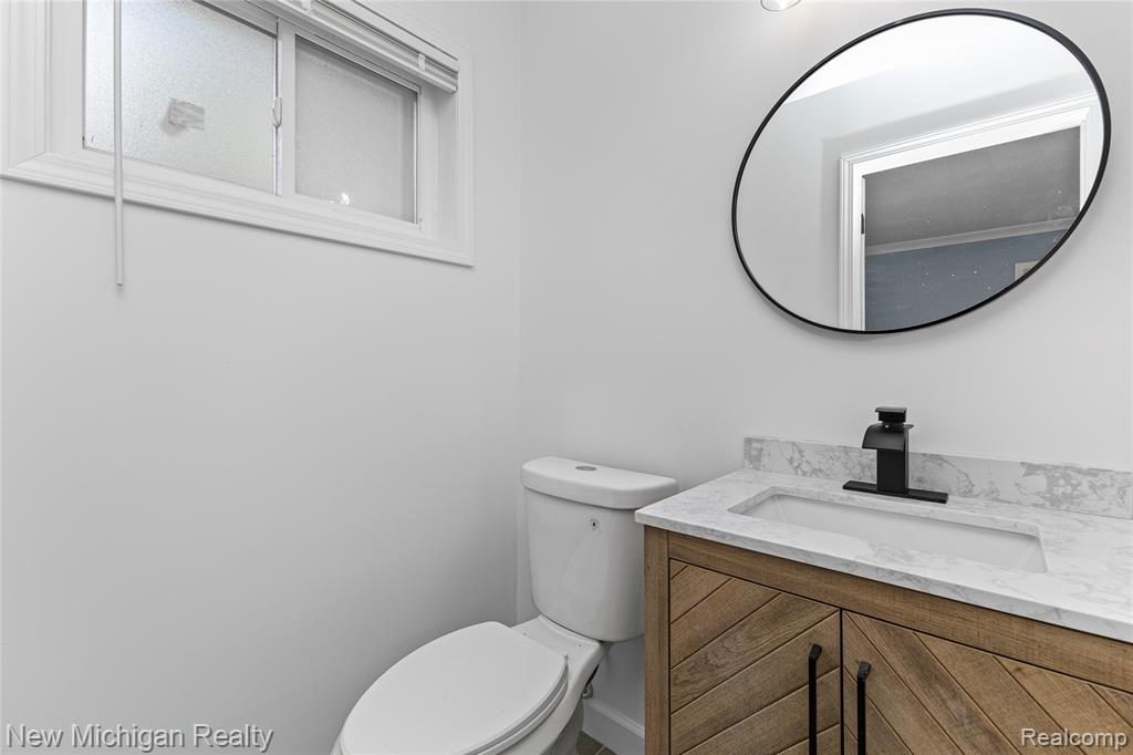 21901 Harding Street, Oak Park, MI 48237 — Photo 32