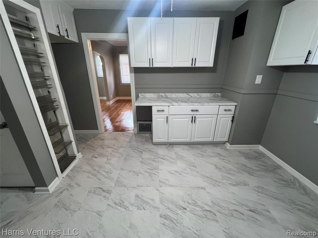 9527 E Outer Drive, Detroit, MI 48213 — Photo 20