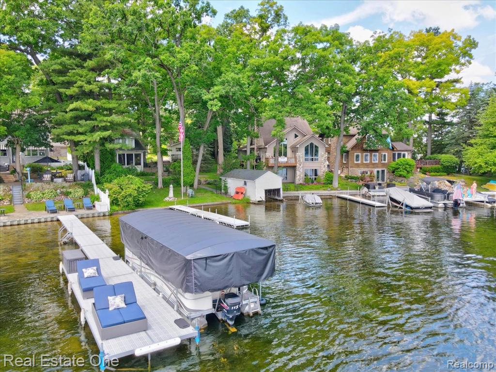 836 Pine Tree Road W, Lake Orion, MI 48362 — Photo 76