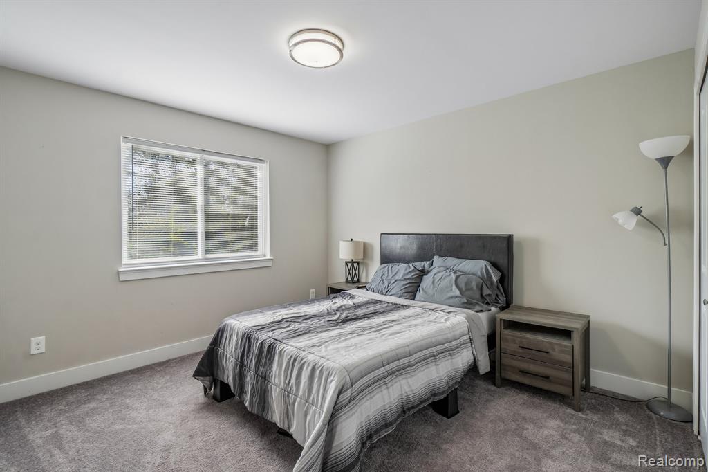 340 Dover Road, Waterford, MI 48328 — Photo 18