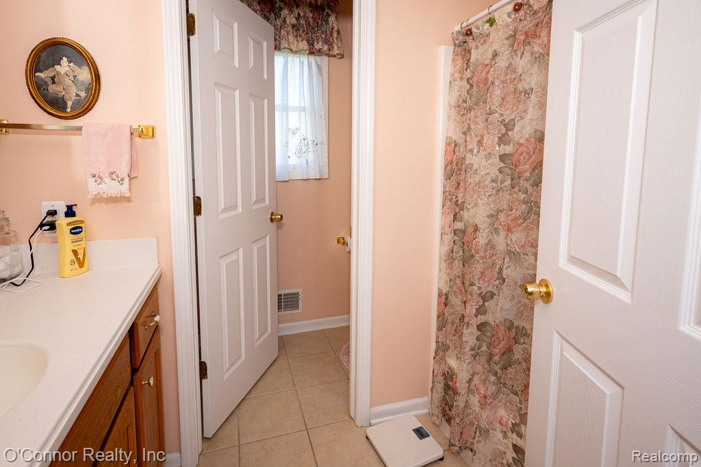 8552 Rynn Road, Avoca, MI 48006 — Photo 17