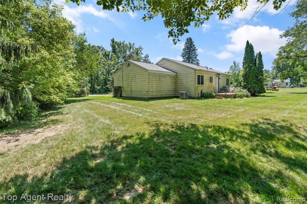 227 W Peterson Drive, Brighton, MI 48114 — Photo 21