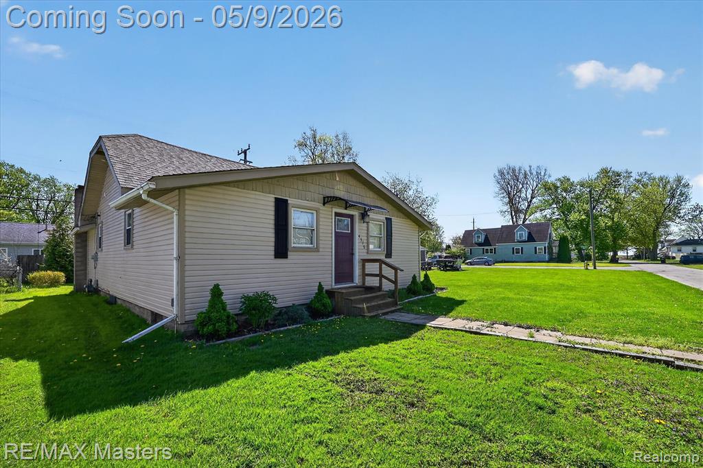 4318 Avenue F, Newport, MI 48166 — front exterior