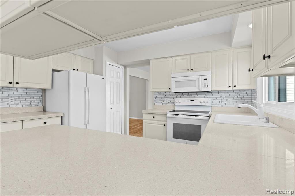 5747 Glen Creek Court, Ann Arbor, MI 48108 — Photo 19