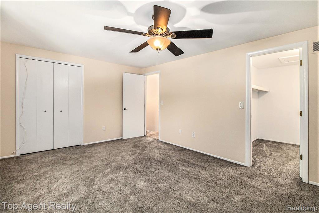 3990 Old Creek Road, Troy, MI 48084 — Photo 12