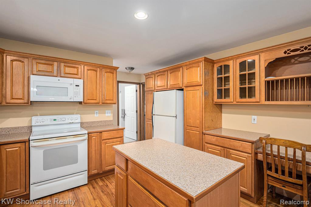 730 Fairview, White Lake, MI 48383 — Photo 7