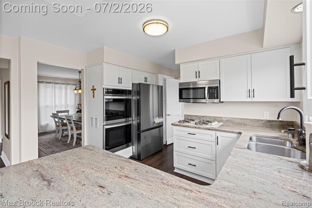 5494 Centerbrook Drive, West Bloomfield, MI — Photo 19