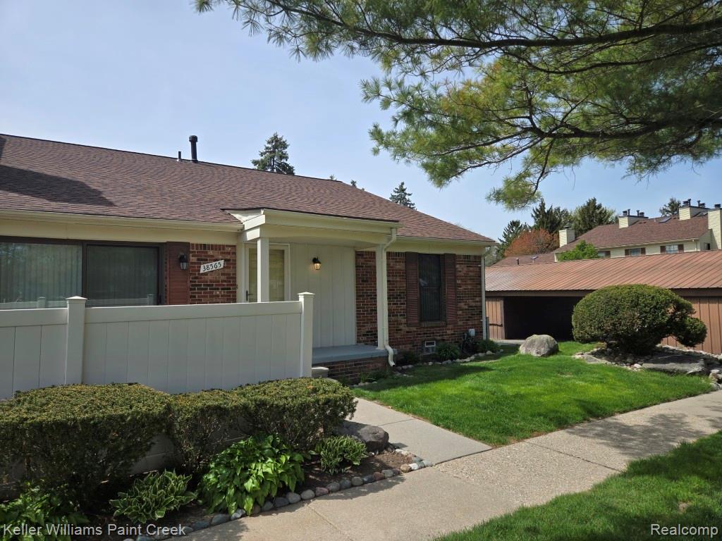 38565 Golfview Drive W, Clinton Twp, MI 48038 — Photo 3