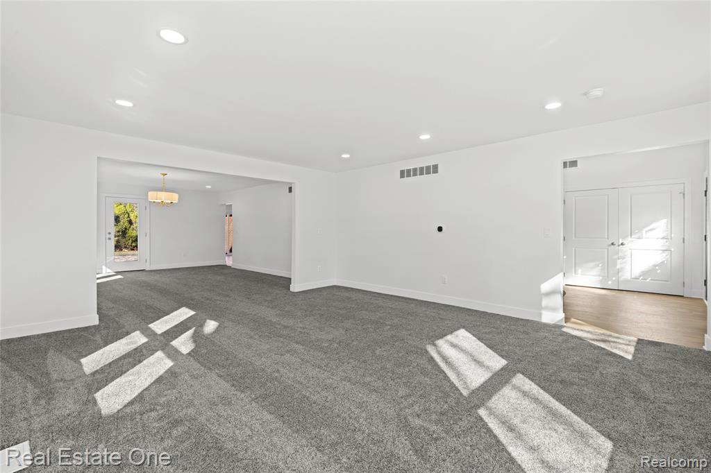 5742 Springwater Lane, West Bloomfield, MI — Photo 5