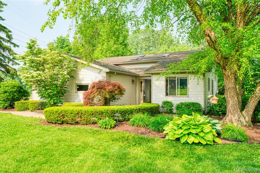 56901 Appaloosa Lane, South Lyon, MI 48178 — Photo 8