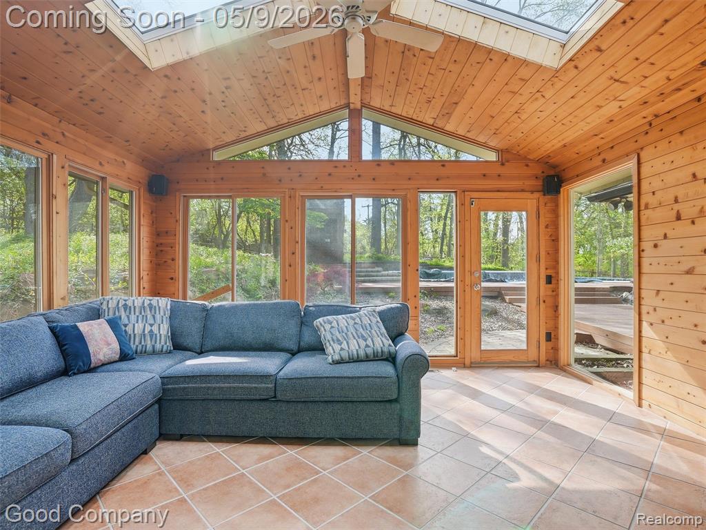 6733 Bloomfield Lane, West Bloomfield, MI — Photo 23