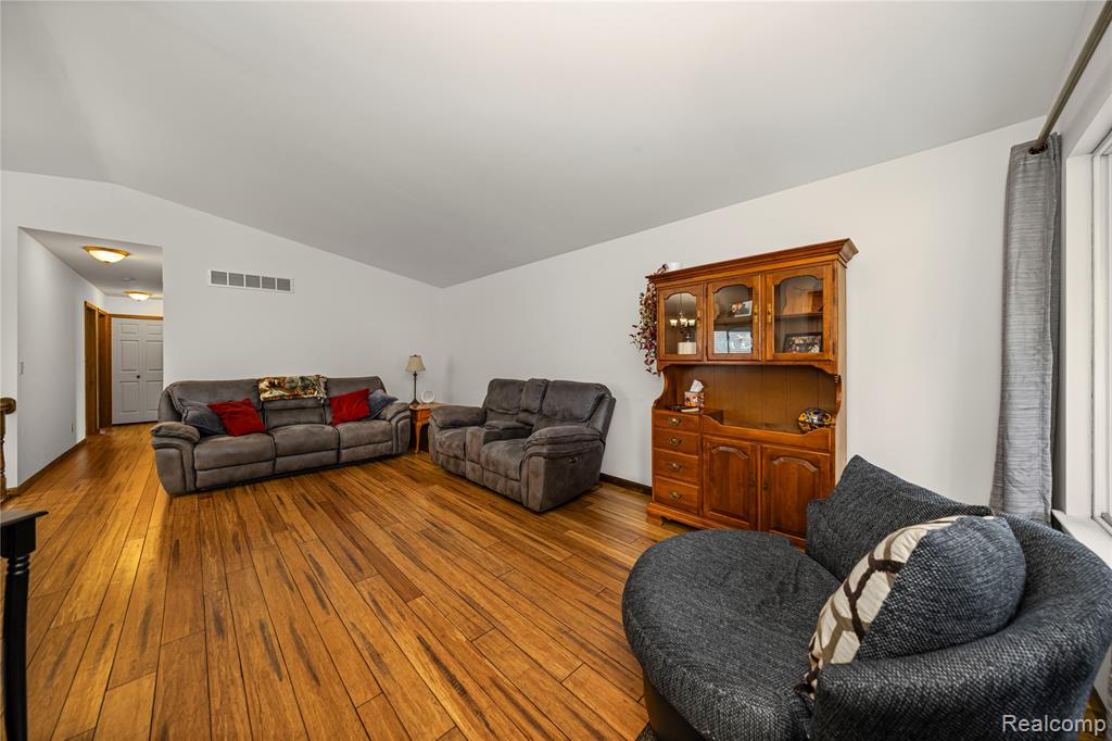 9085 Deering Street, Livonia, MI 48150 — Photo 5