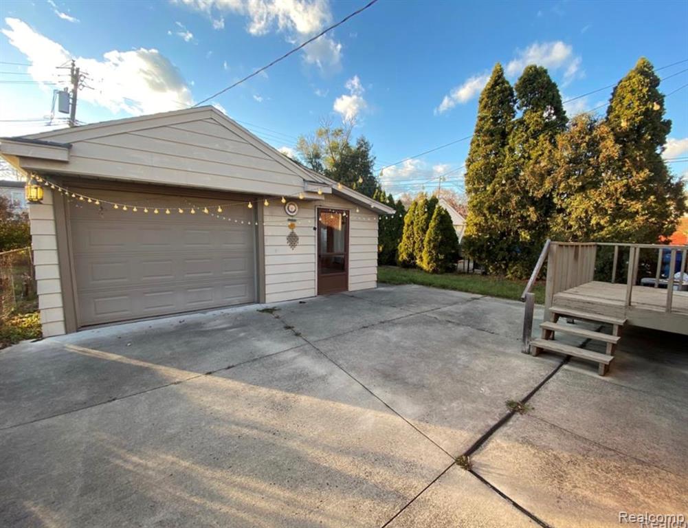 7243 Fenton Street, Dearborn Heights, MI 48127 — Photo 9