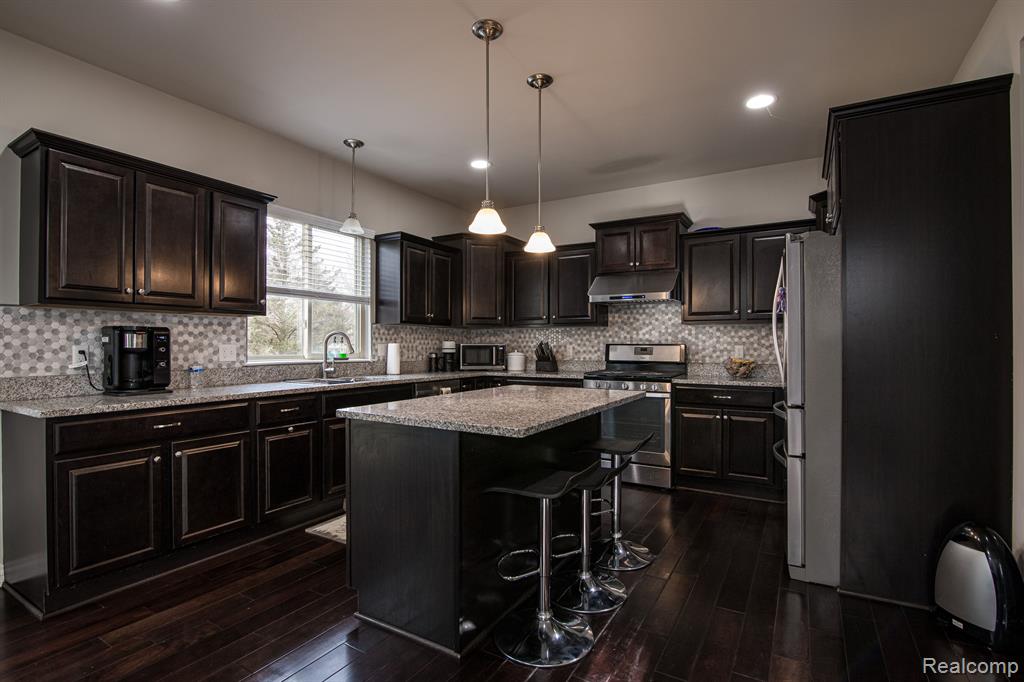 832 W BAY SHORE Drive, Oxford, MI 48371 — Photo 12