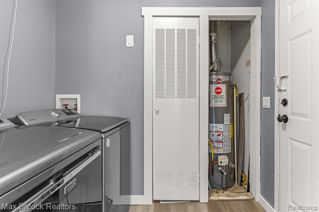 736 E GRANET Avenue, Hazel Park, MI 48030 — Photo 18