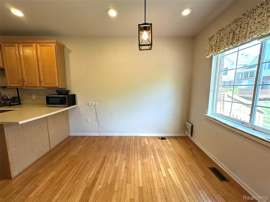 41827 Yeats Drive, Novi, MI — Photo 9