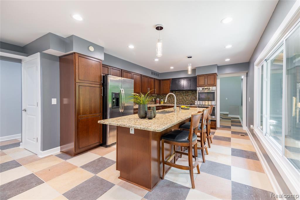 5815 Bloomfield Glens Road, West Bloomfield, MI — Photo 18