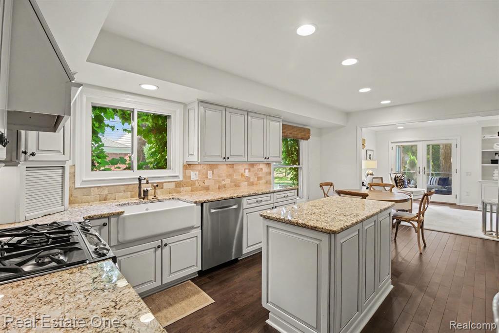 5963 Barnstable Court, West Bloomfield, MI — Photo 13