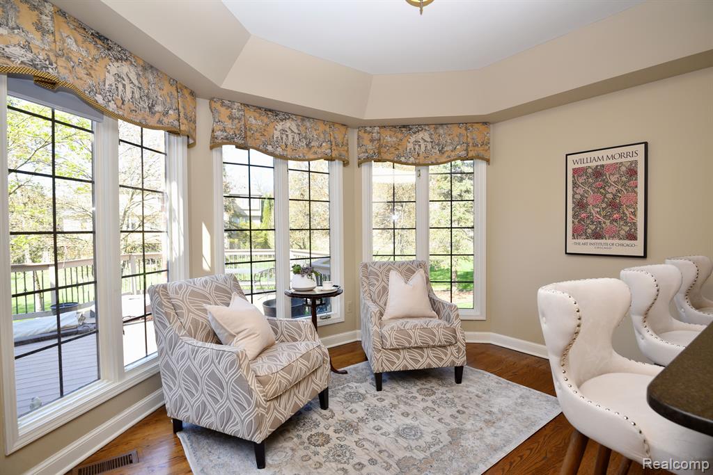 5687 GREENHILL Drive, Troy, MI 48098 — Photo 13
