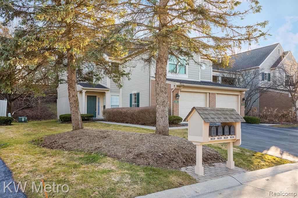 516 NEWBURNE POINTE, Bloomfield Hills, MI 48304 — Photo 36