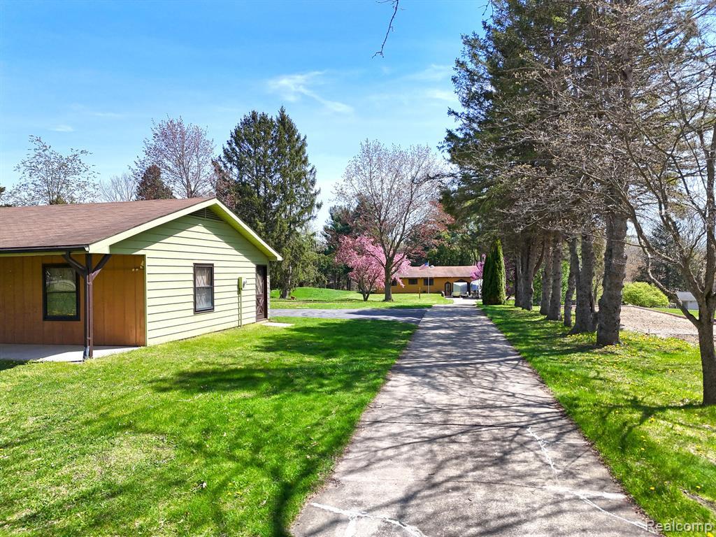 11575 Us Highway 31, Berrien Springs, MI 49103 — Photo 28