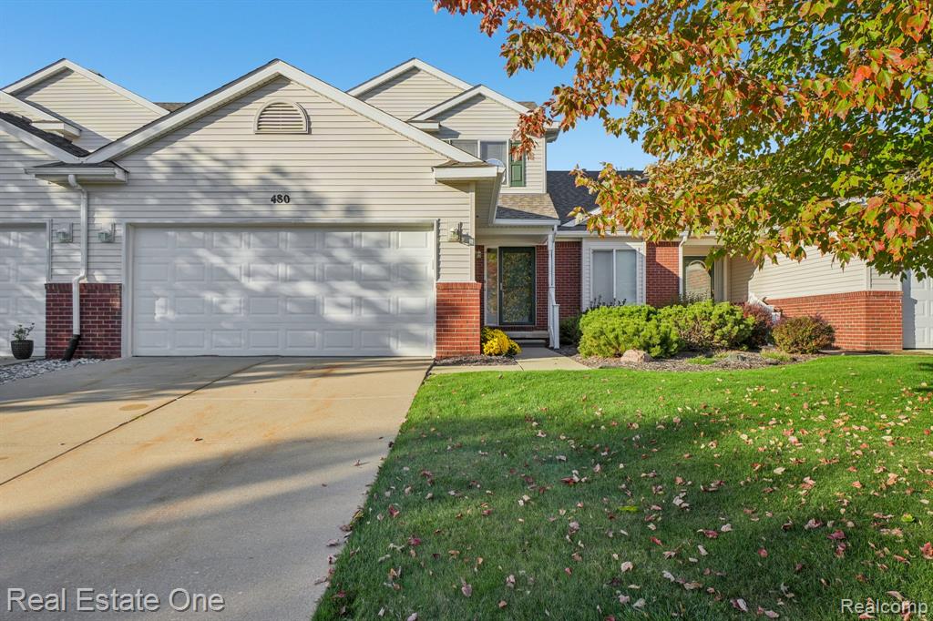 480 Hosta, Howell, MI 48843 — front exterior