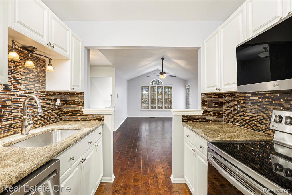 44882 Marigold Drive, Sterling Heights, MI 48314 — Photo 6