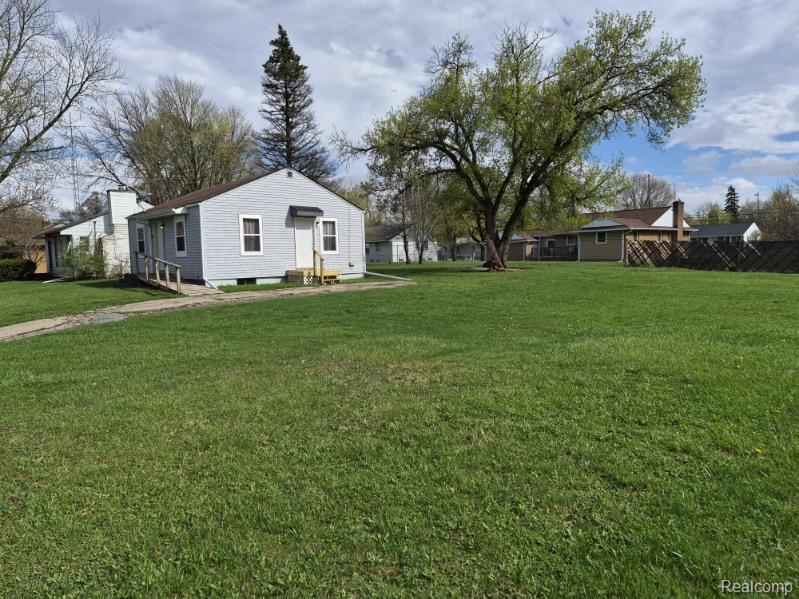 1233 W Coldwater Road, Flint, MI 48505 — Photo 19