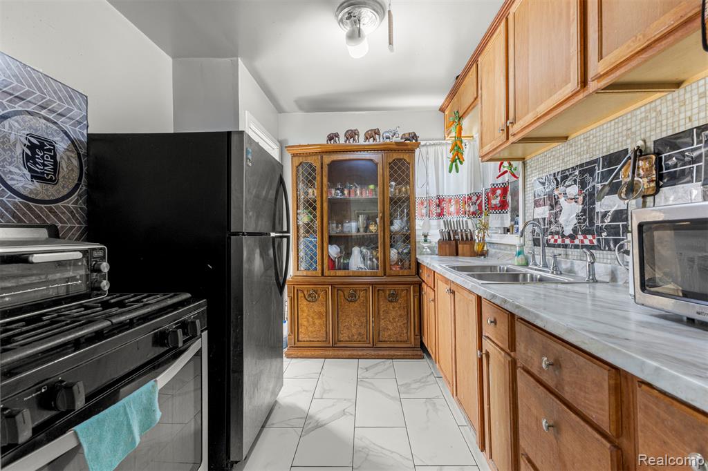 7715 Abington Avenue, Detroit, MI 48228 — Photo 7