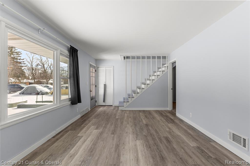 637 Ironwood Drive, Ann Arbor, MI 48103 — Photo 7