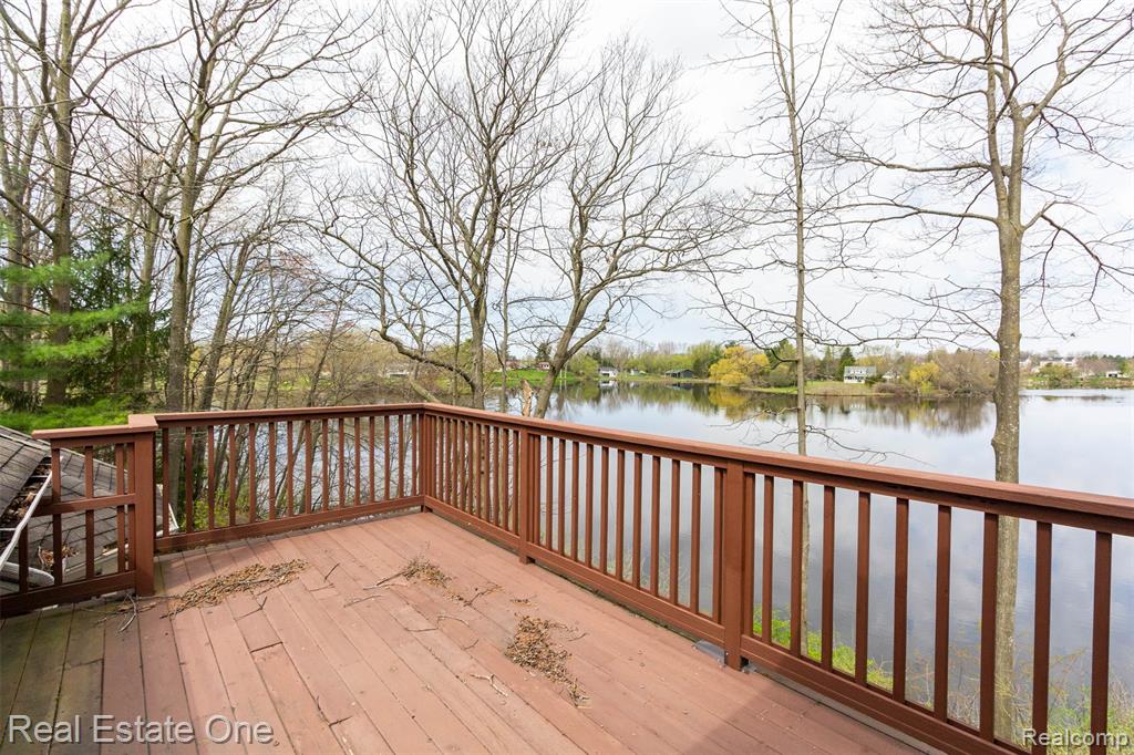 10215 Mill Pointe Drive, Goodrich Vlg, MI — Photo 36