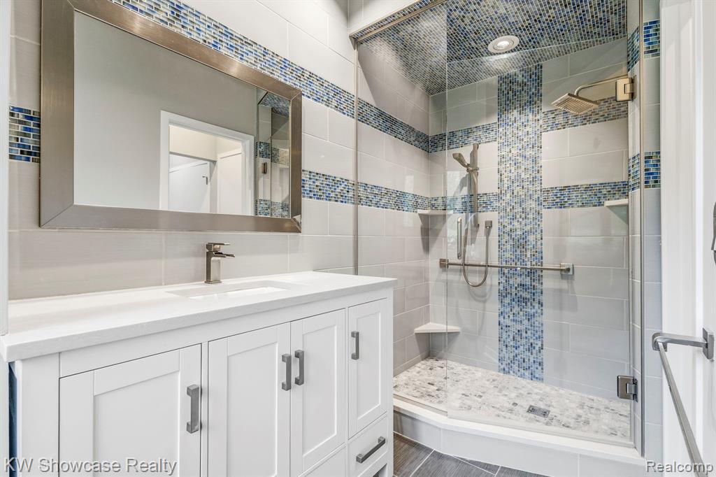 1539 Wandrei Court, Commerce Twp, MI 48382 — Photo 32