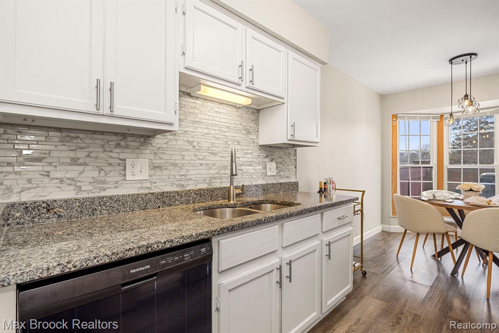 31139 COUNTRY, Farmington Hills, MI 48331 — Photo 23