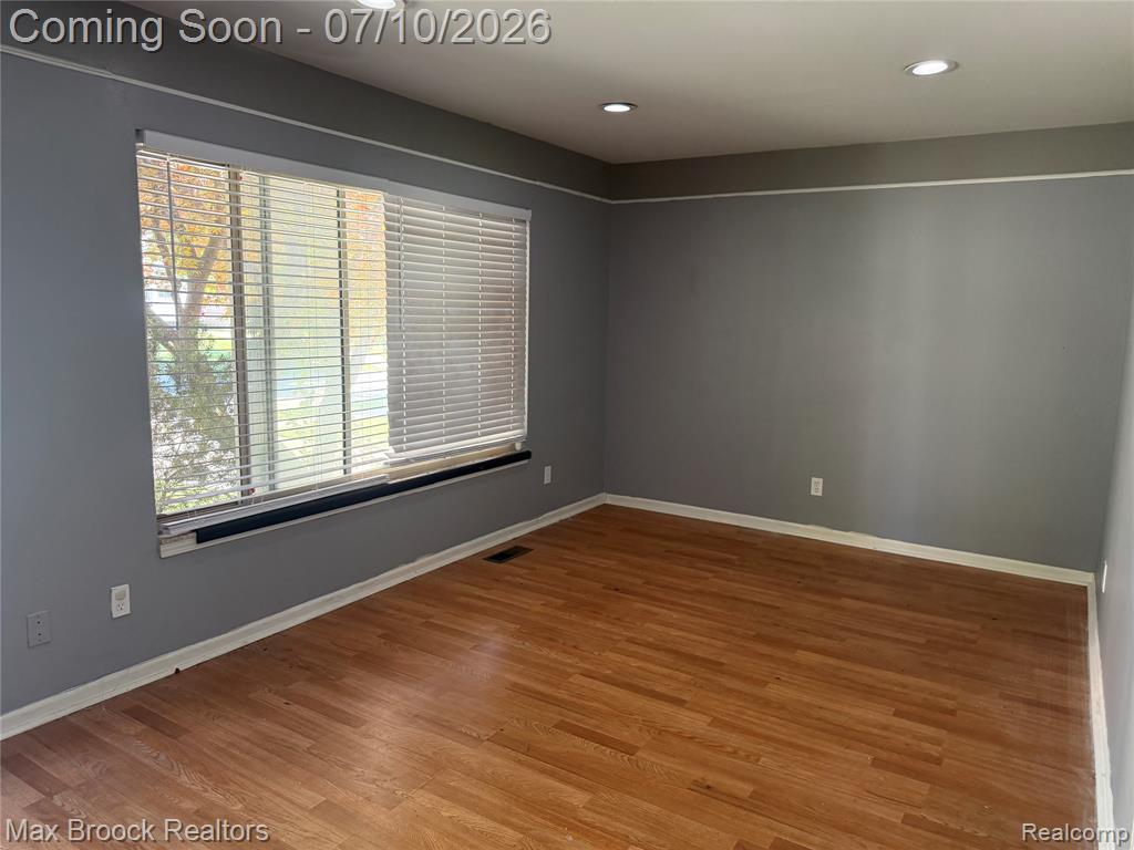 7094 Jenerous Drive, Center Line, MI 48015 — Photo 5