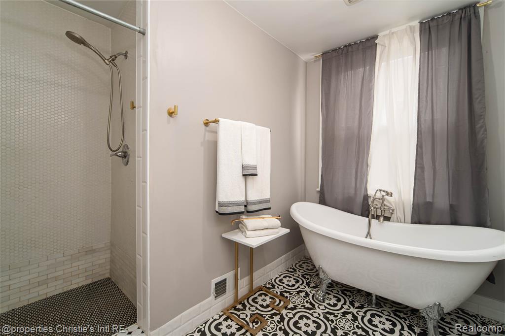 8604 La Salle Boulevard, Detroit, MI 48206 — Photo 38