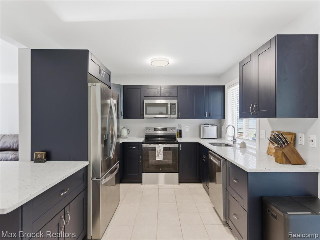 47375 Harry Street, Utica, MI 48317 — Photo 10