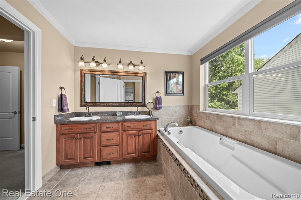 6066 Cheshire Park Drive, Clarkston, MI — Photo 29