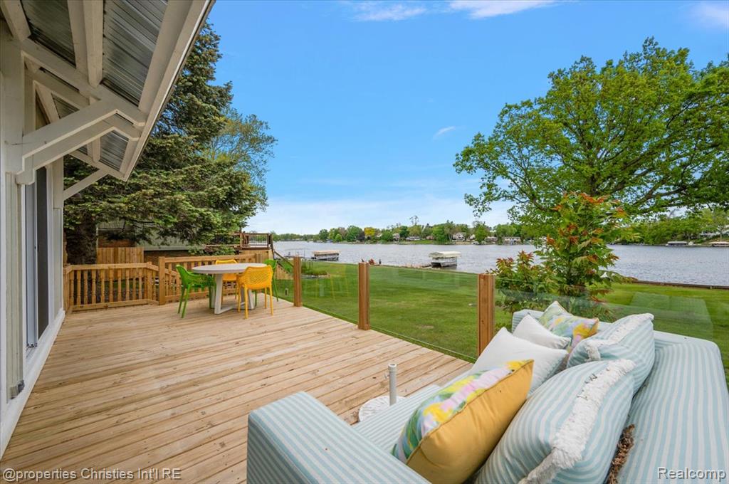 600 Wolverine Drive, Walled Lake, MI 48390 — Photo 35