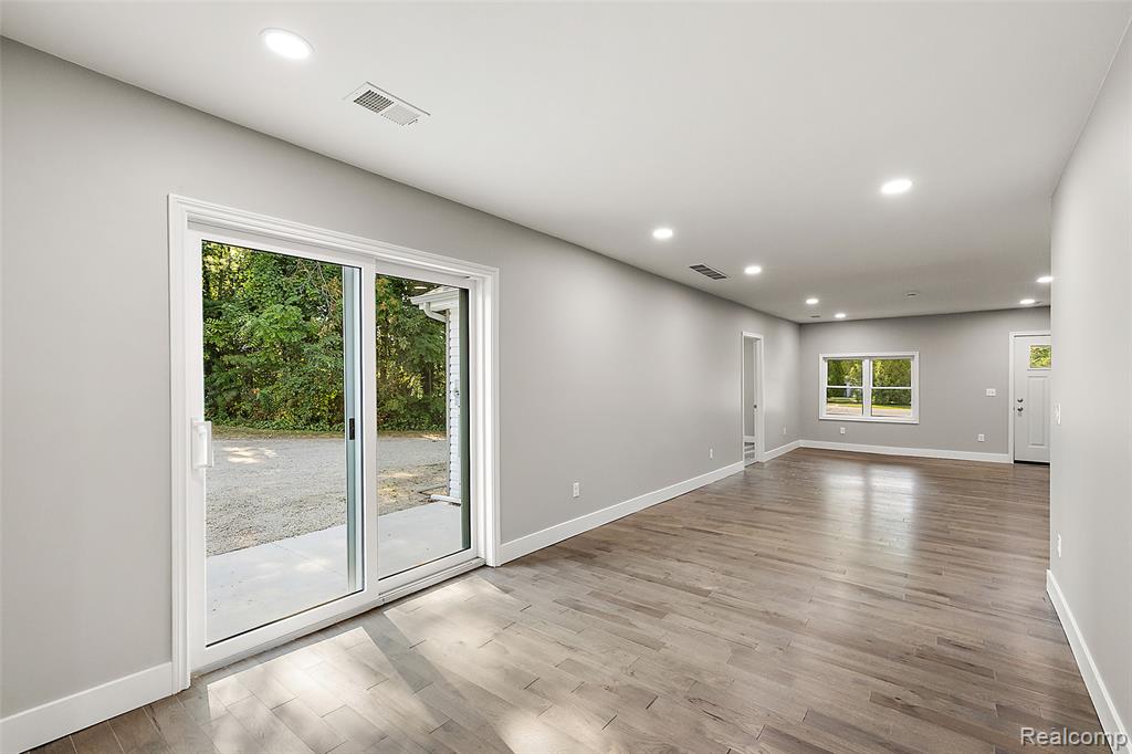 5771 Gratiot Avenue, St. Clair, MI 48079 — Photo 37