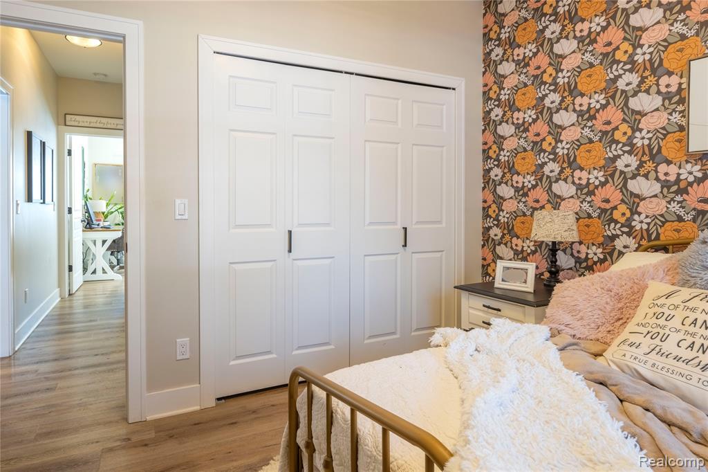 5730 Crescent Road, Waterford, MI 48327 — Photo 16